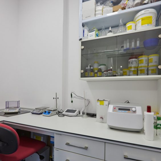 Reforma Farmacia Casillas